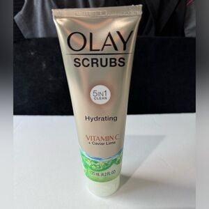 OLAY Scrubs Hydrating 5 in 1 clean